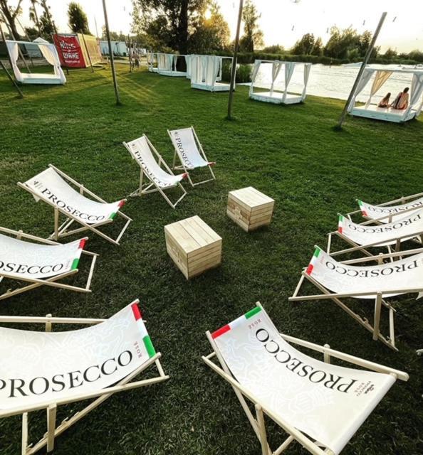 Wake Villa Brwinow Dış mekan fotoğraf