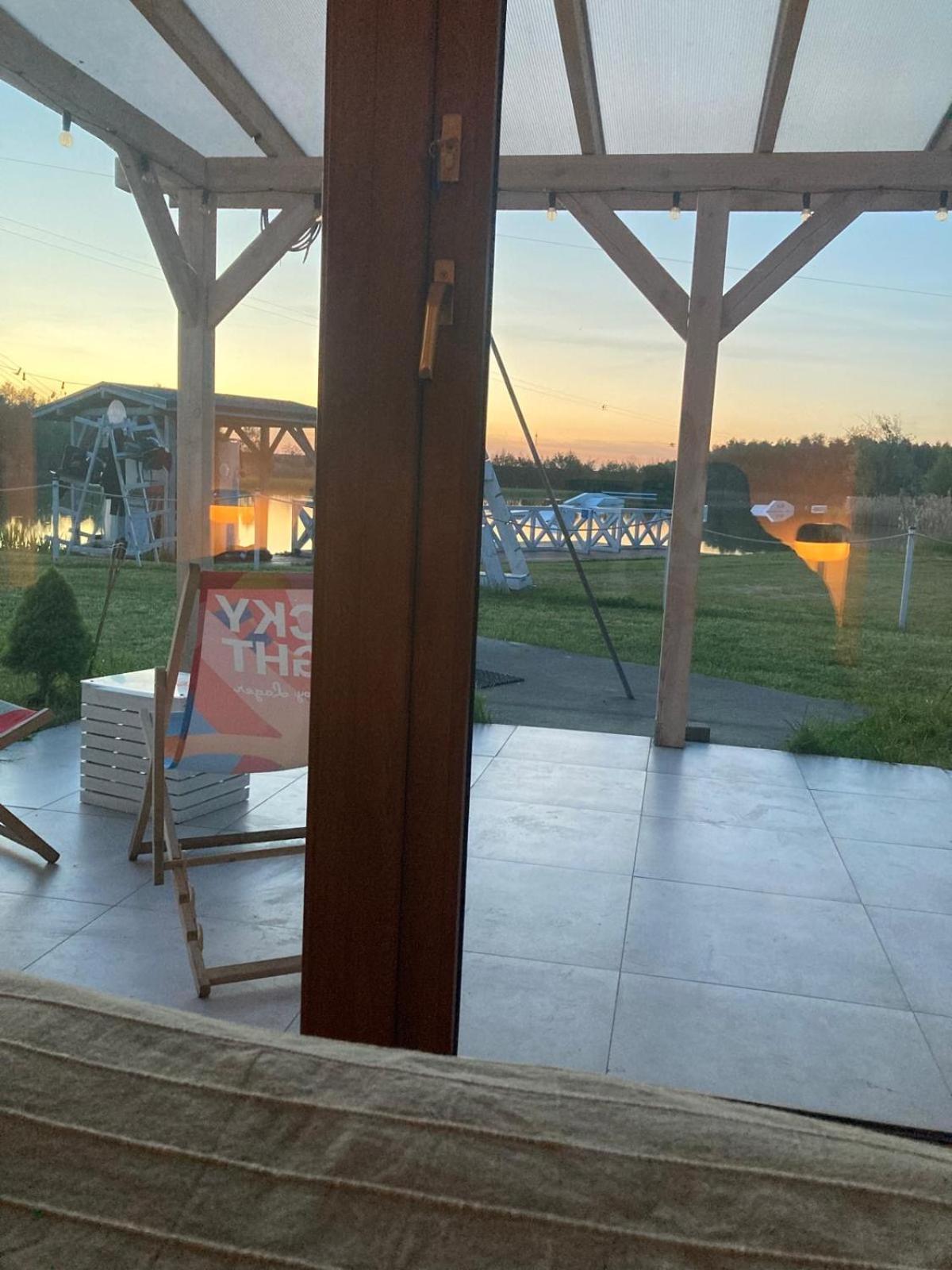 Wake Villa Brwinow Dış mekan fotoğraf