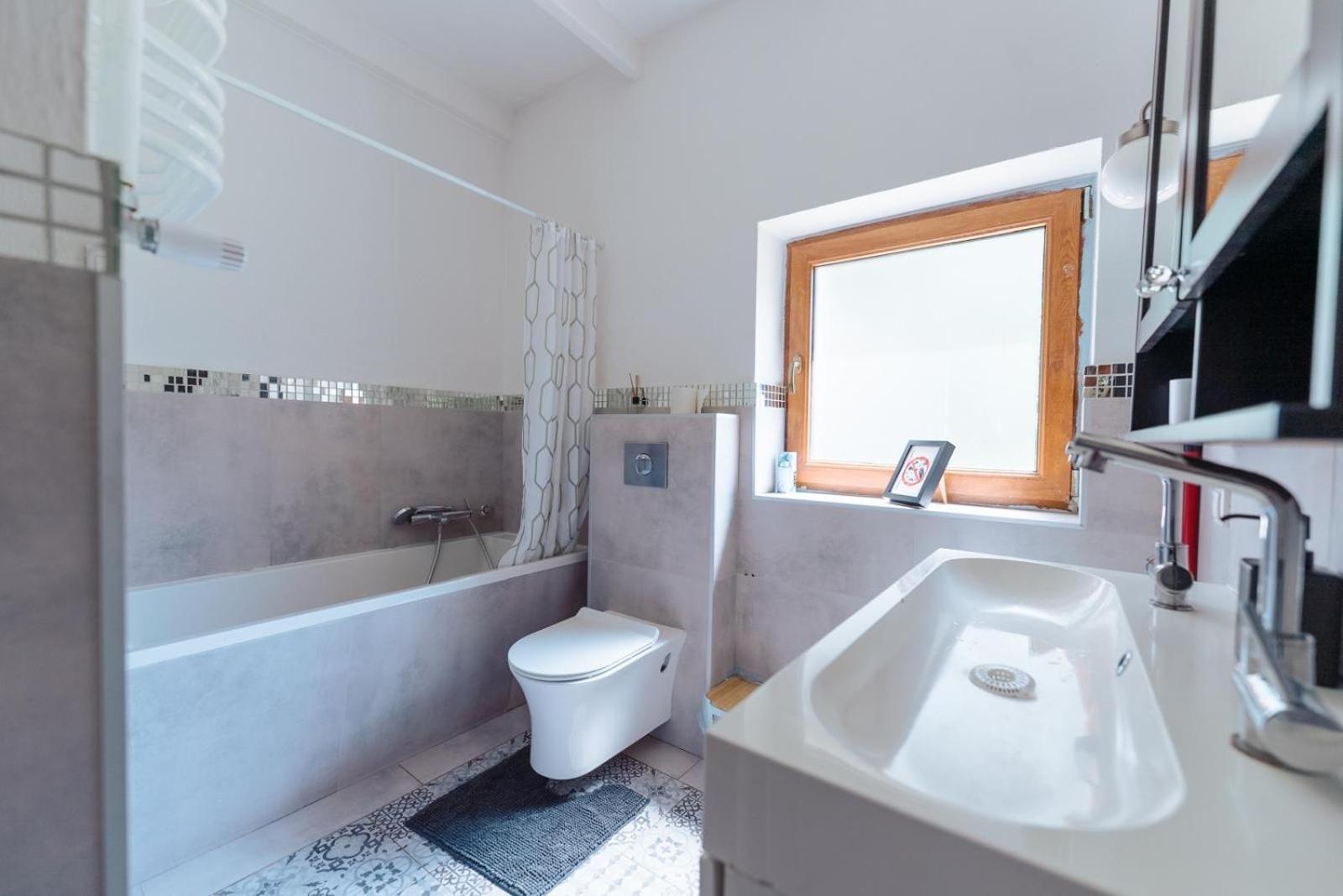 Wake Villa Brwinow Dış mekan fotoğraf